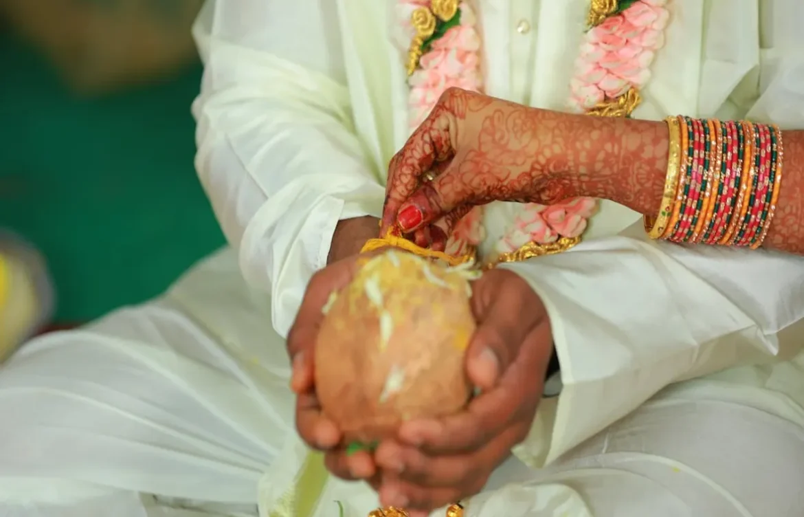 Find Love Marriage Specialist Astrologer Carefully, Astrology Expert